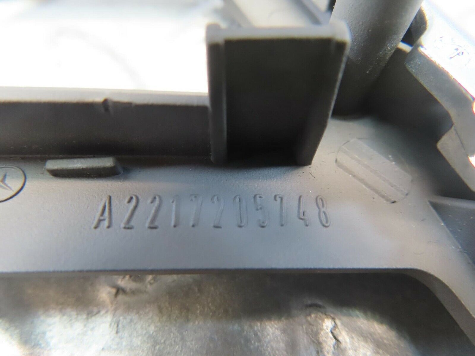 11107 Mercedes-Benz W221 S320 Front Left Door Handle 2217205748