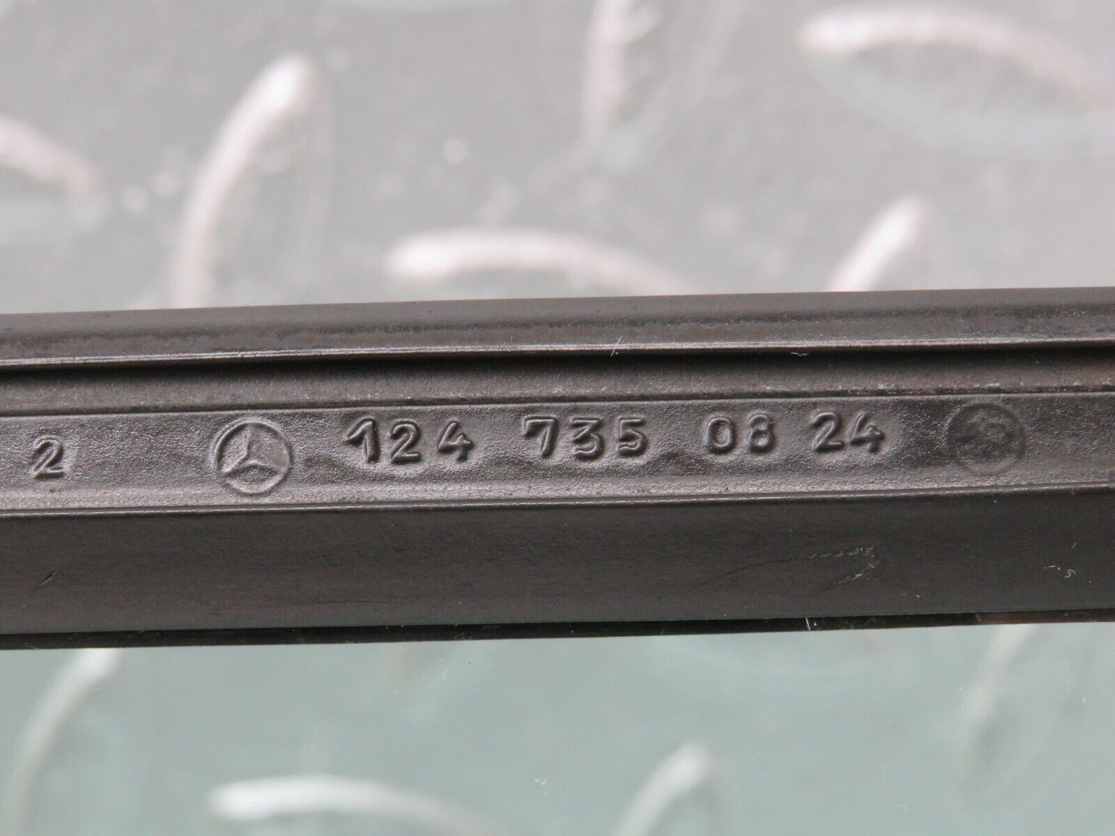 33139 Mercedes-Benz S124 Rear Left Door Quarter Window Glass 1247350824