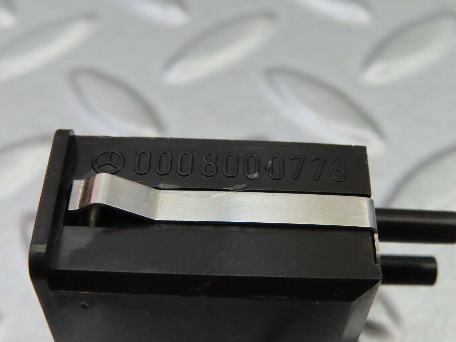 6105 Mercedes-Benz W126 380SE Headlight Level Switch 0008000773