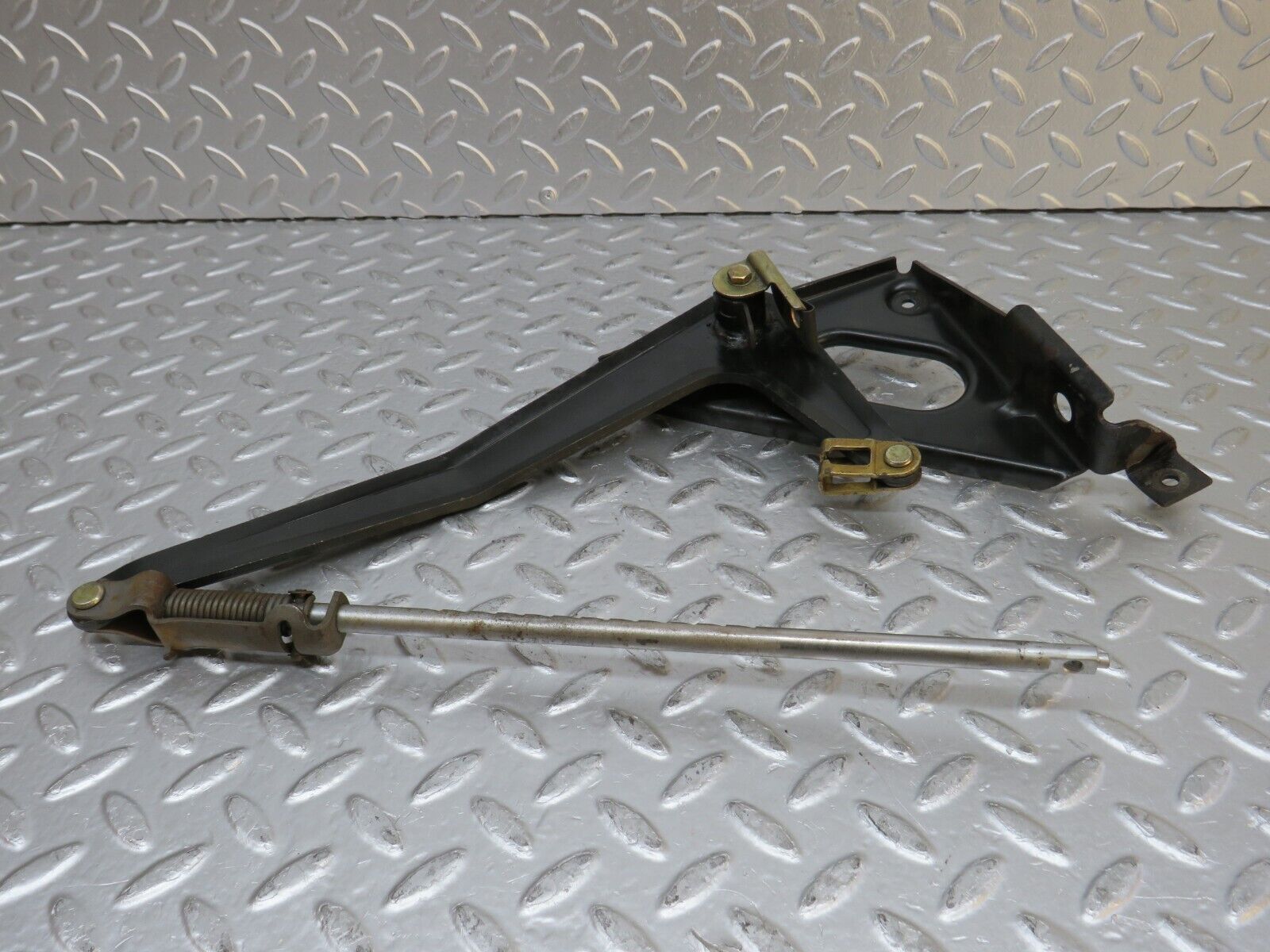 0438 Mercedes-Benz W123 230E Handbrake Handle