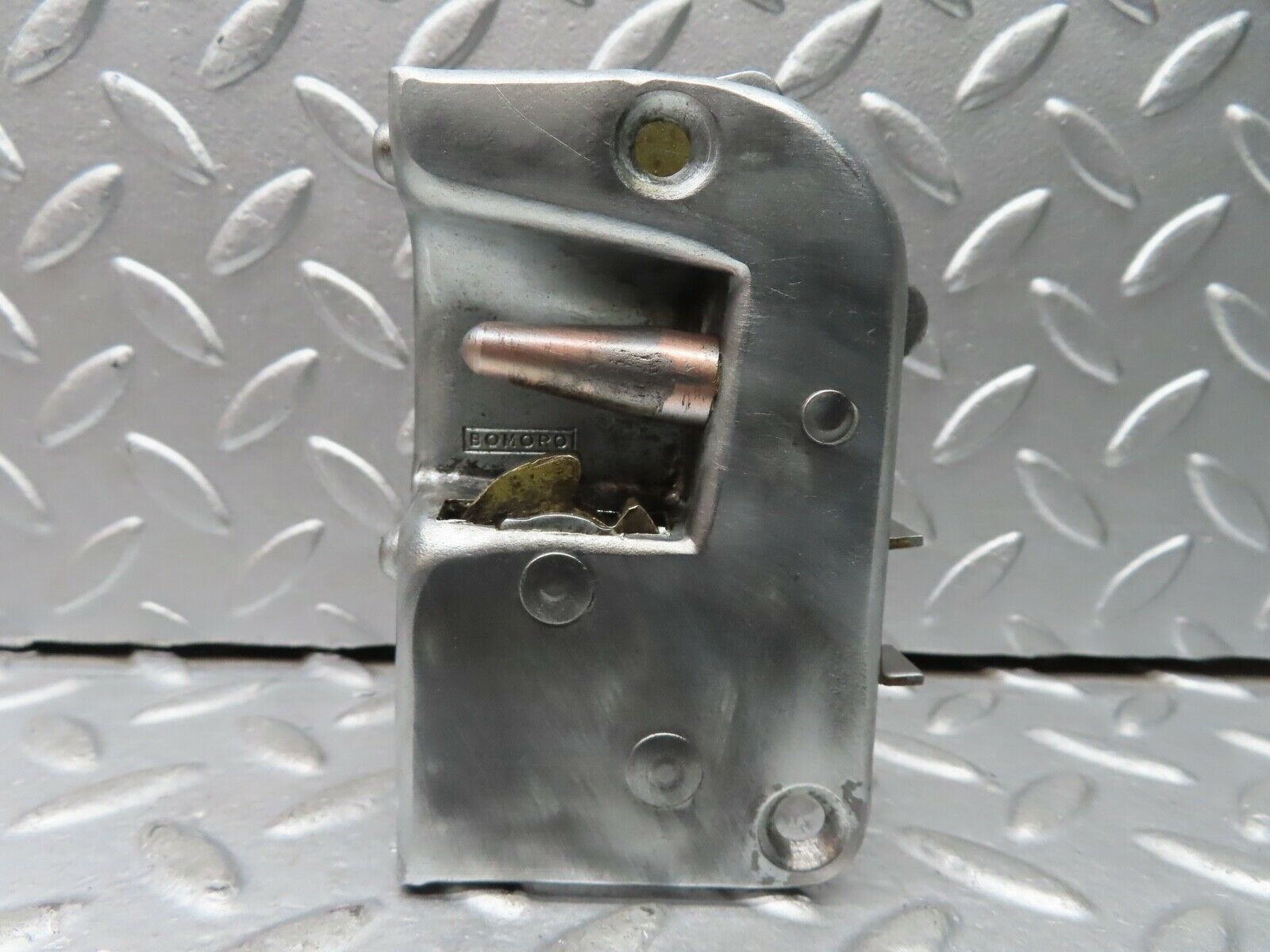 20980 Mercedes-Benz W114 250CE Coupe Right Door Lock Mechanism