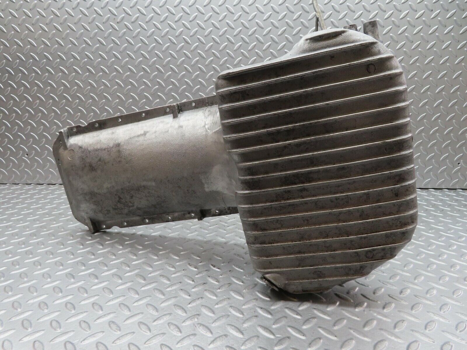 16528 Mercedes-Benz C107 350SLC Coupe Oil Pan Oil Sump 1160102913