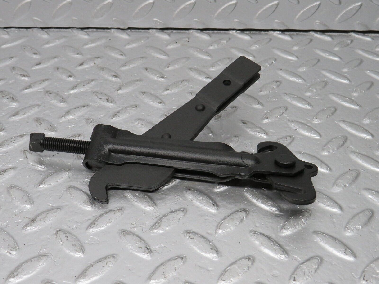 40544 Mercedes-Benz W123 300D Handbrake Adjusting Handbrake Regulator