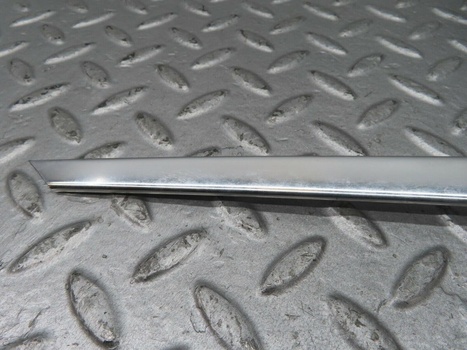 13602 Mercedes-Benz W123 200 Front Left Door Window Chrome Frame