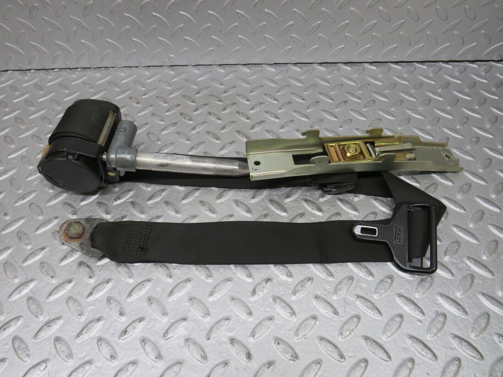 36318 Mercedes-Benz W126 420SE Front Left Seat Belt 1268604993 1268680011