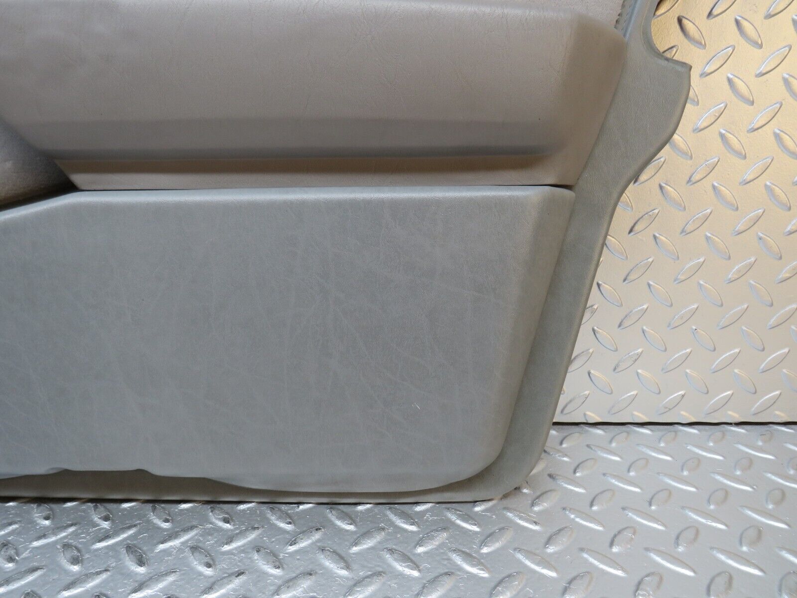 32339 Mercedes-Benz S124 300TE Wagon Front Right Door Card Grey