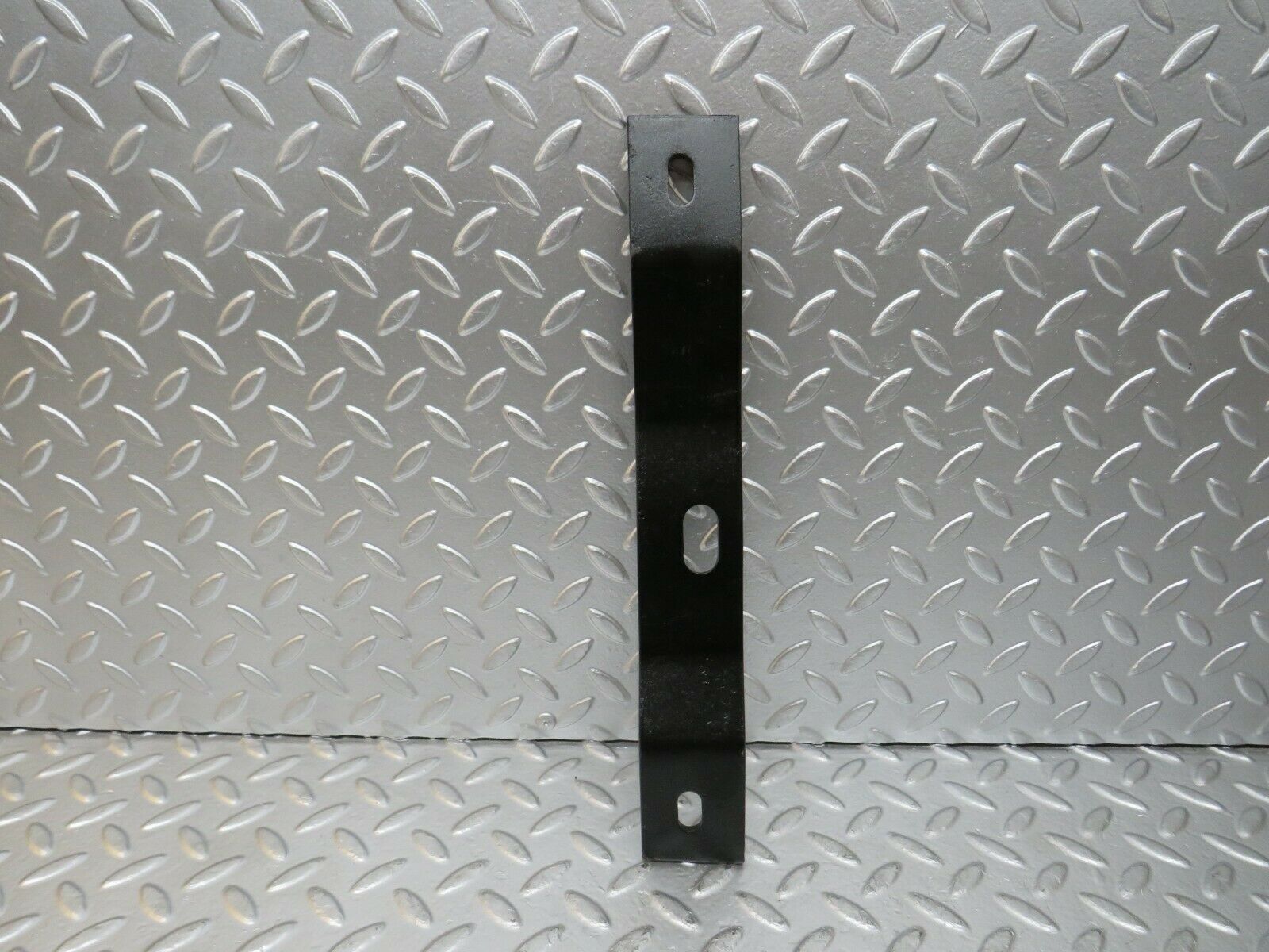 24564 Mercedes-Benz W108 Front Bumper Bracket