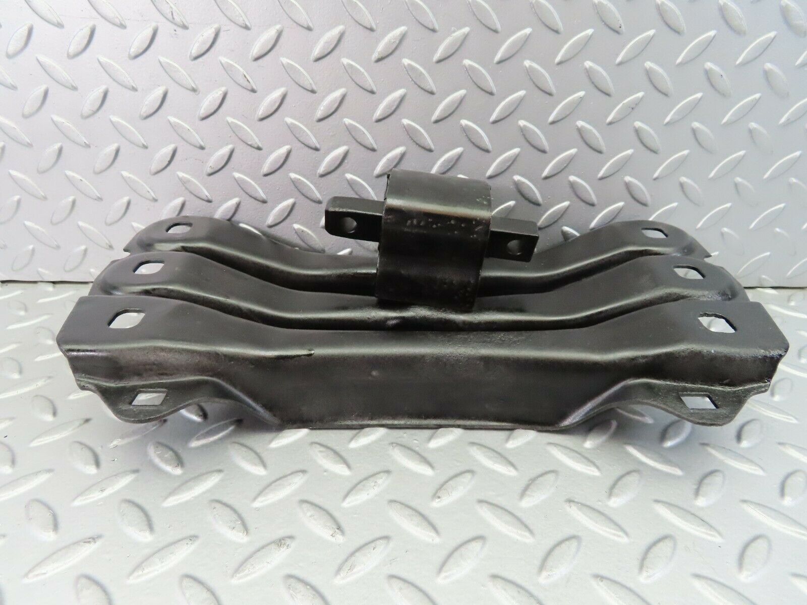 7576 Mercedes-Benz W220 S430 Gearbox Bracket 2202420201