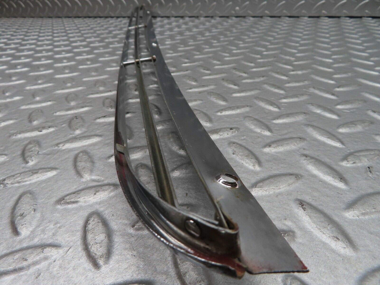 18449 Mercedes-Benz W111 220SE Coupe Air Intake Chrome Grill