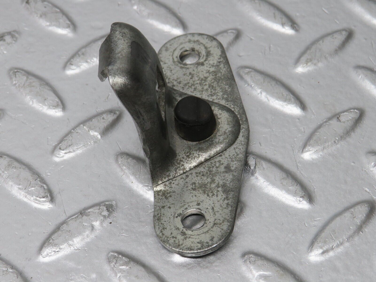 32197 Mercedes-Benz W123 230E Trunk Lock Latch 1237580150