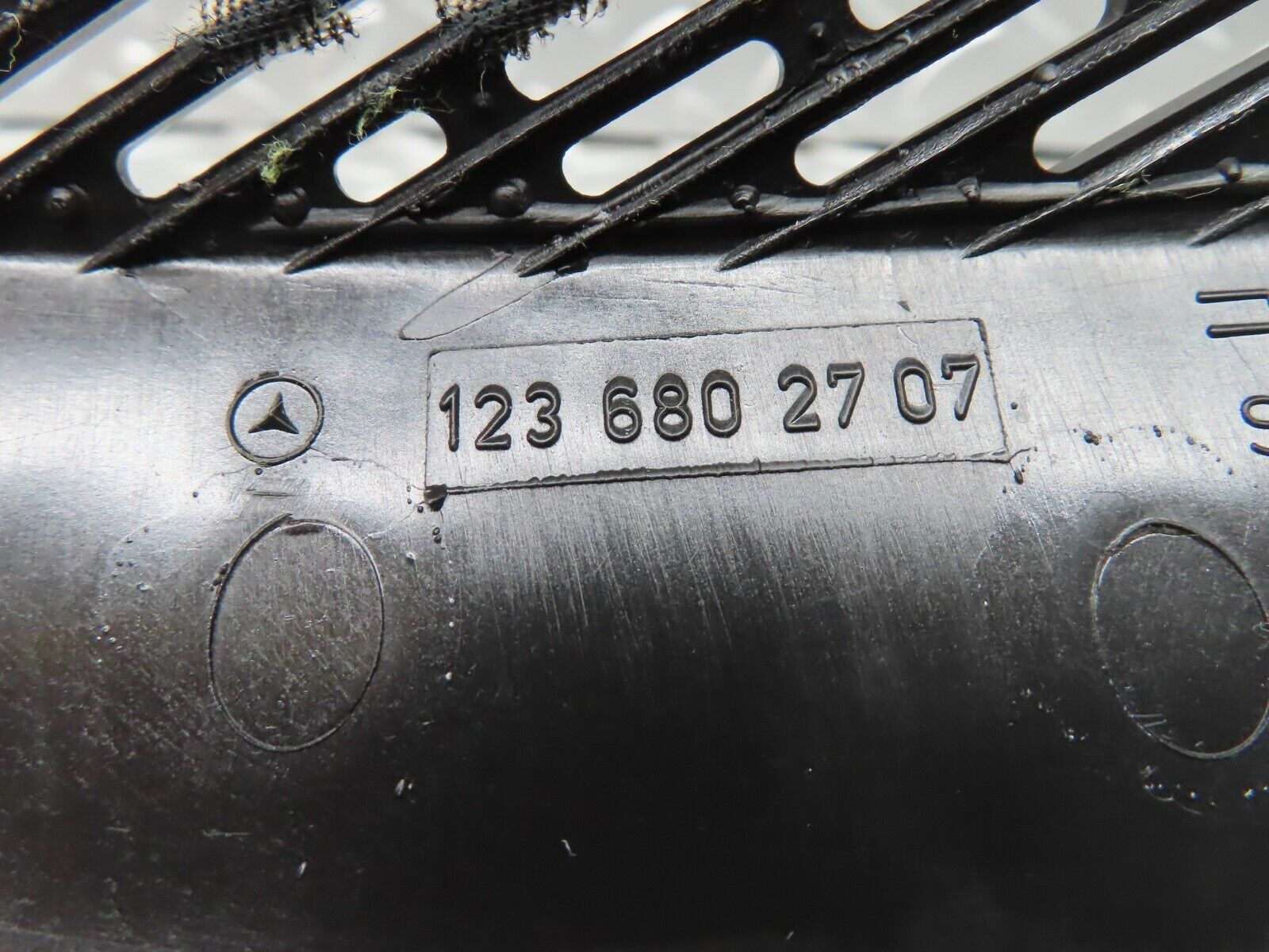 21217 Mercedes-Benz W123 230E Dashboard Speaker Covers 1236802707