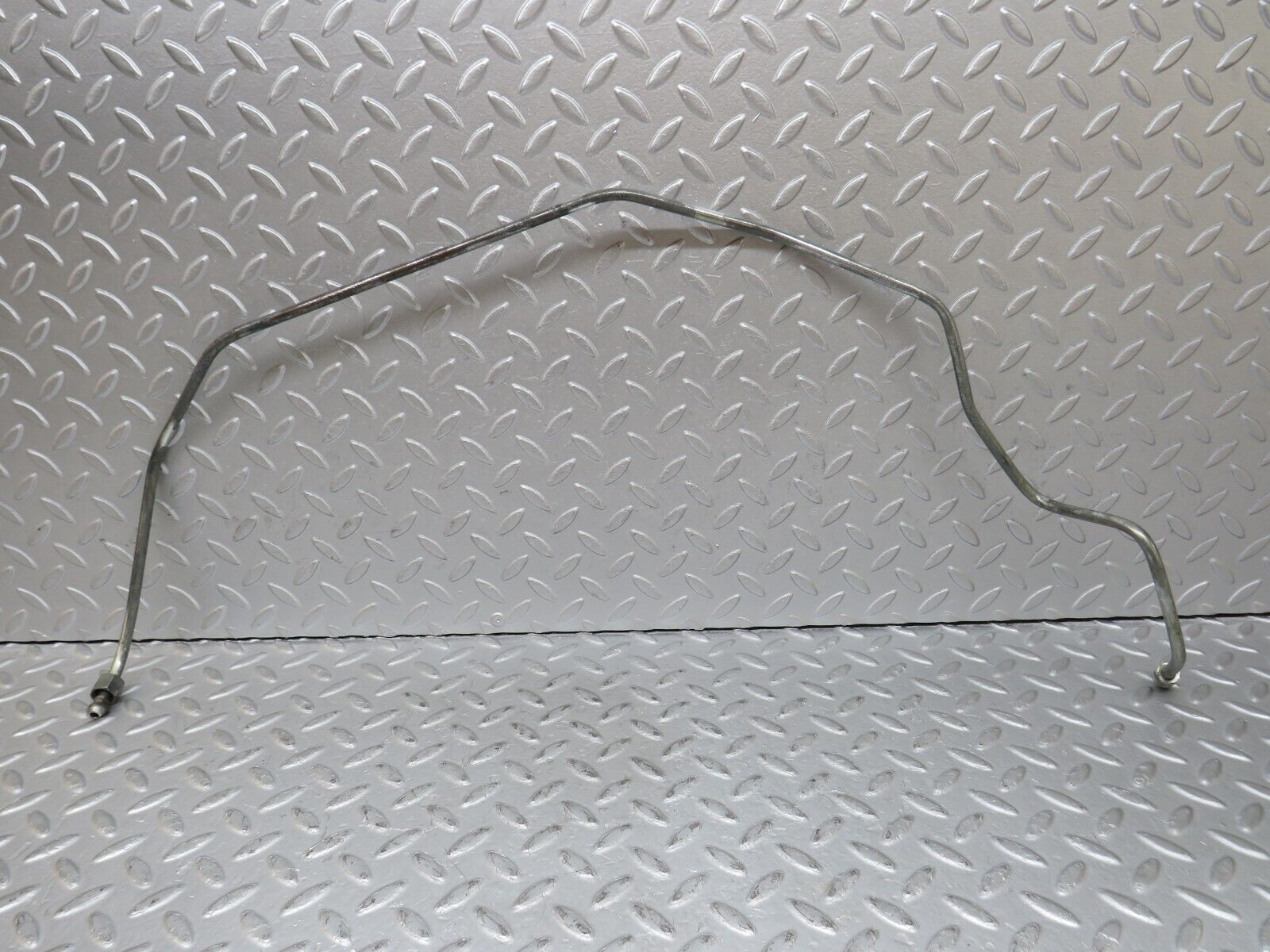 36309 Mercedes-Benz W126 420SE Oil Pipe Line