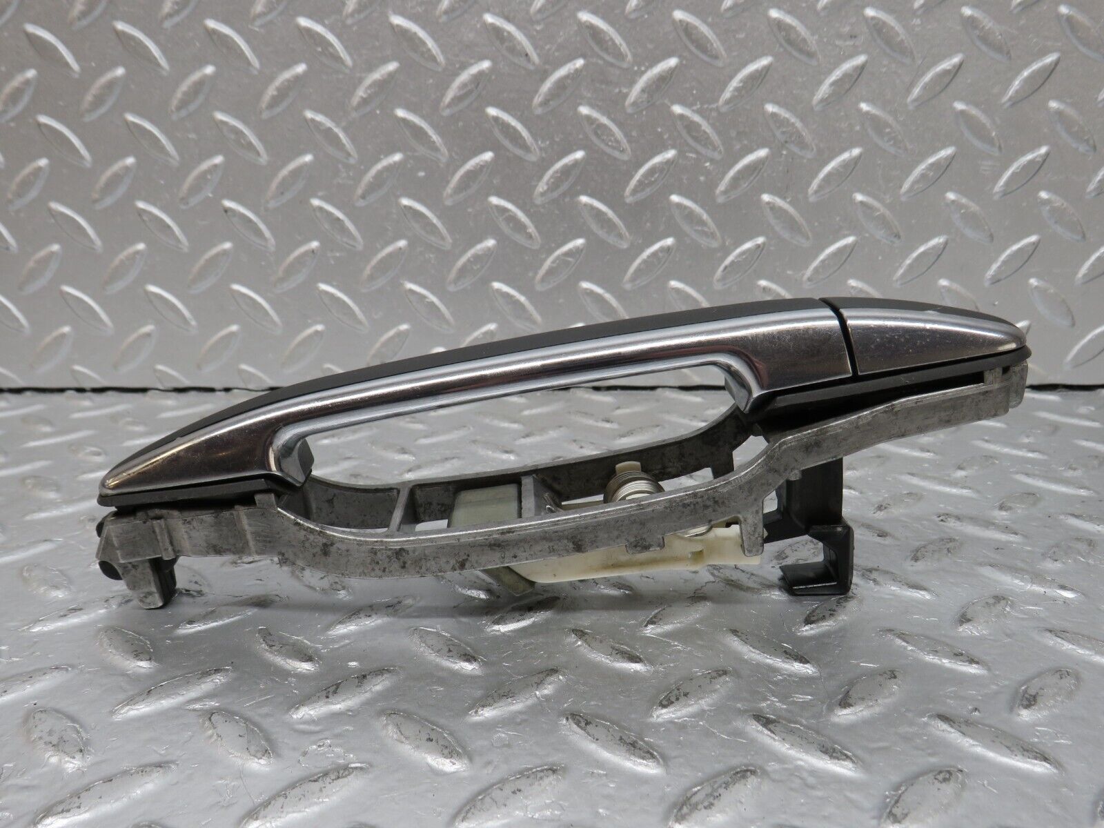 33420 Mercedes-Benz W202 C180 Rear Right Exterior Door Handle