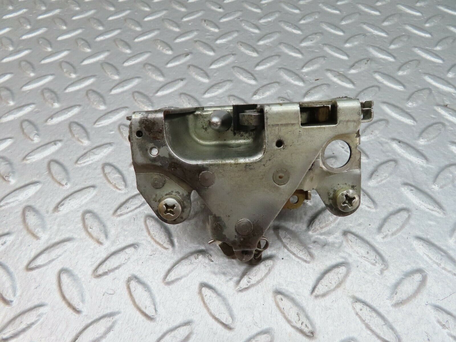 18040 Mercedes-Benz W123 200 Rear Right Door Lock Mechanism