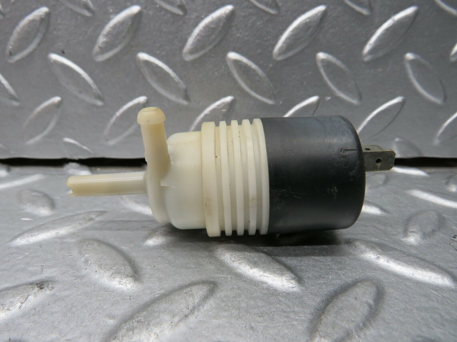 21901 Mercedes-Benz W124 Windscreen Washer Pump
