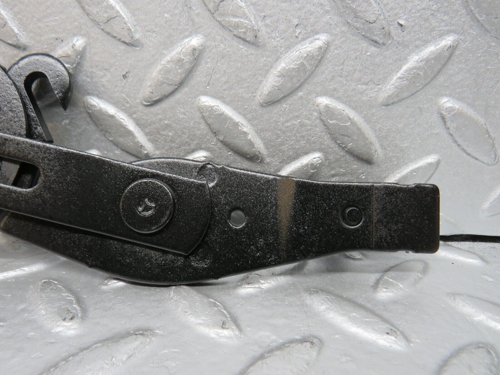 38058 Mercedes-Benz A124 320E Handbrake Adjusting Handbrake Regulator