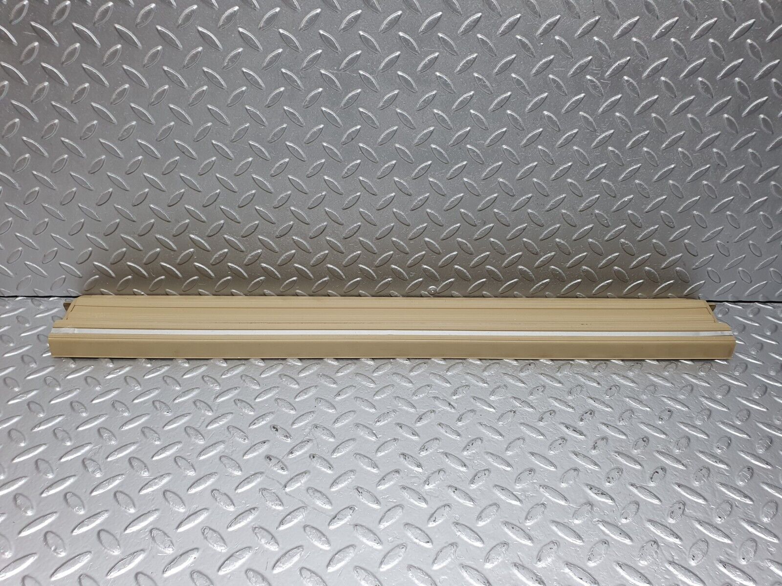 40943 Mercedes-Benz W126 300SE Front Right Door Sill Trim Beige