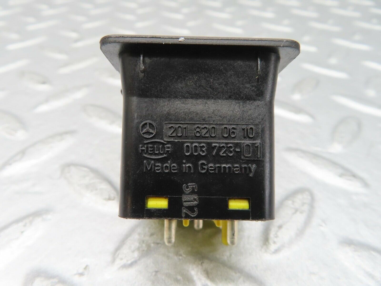 16102 Mercedes-Benz W123 280E Mirror Control Switch 2018200610