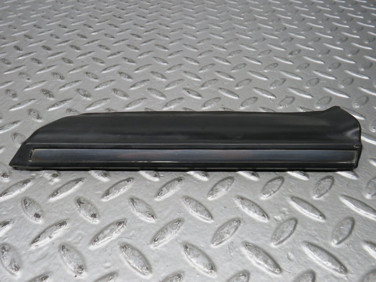 28617 Mercedes-Benz W123 280E Front Right Fender Wing Lower Moulding Trim