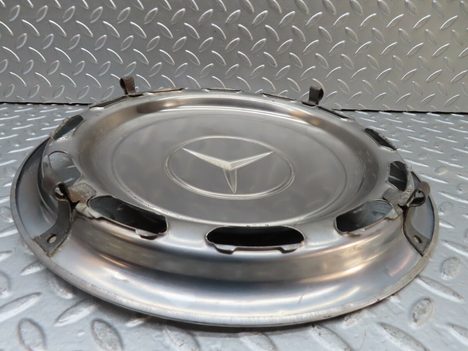 20477 Mercedes-Benz W114 280CE Coupe Vintage Wheel Trim Hub Cup 14"