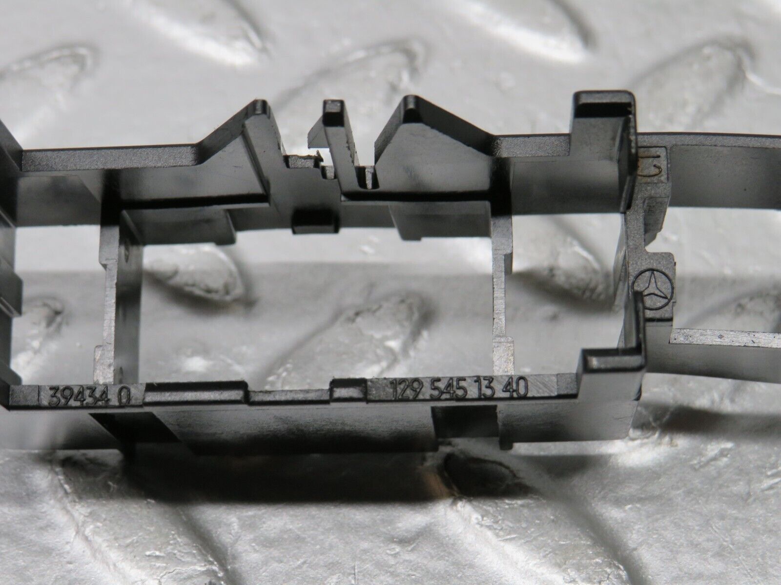 38387 Mercedes-Benz R129 280SL Coupe Connector Holder 1295451340