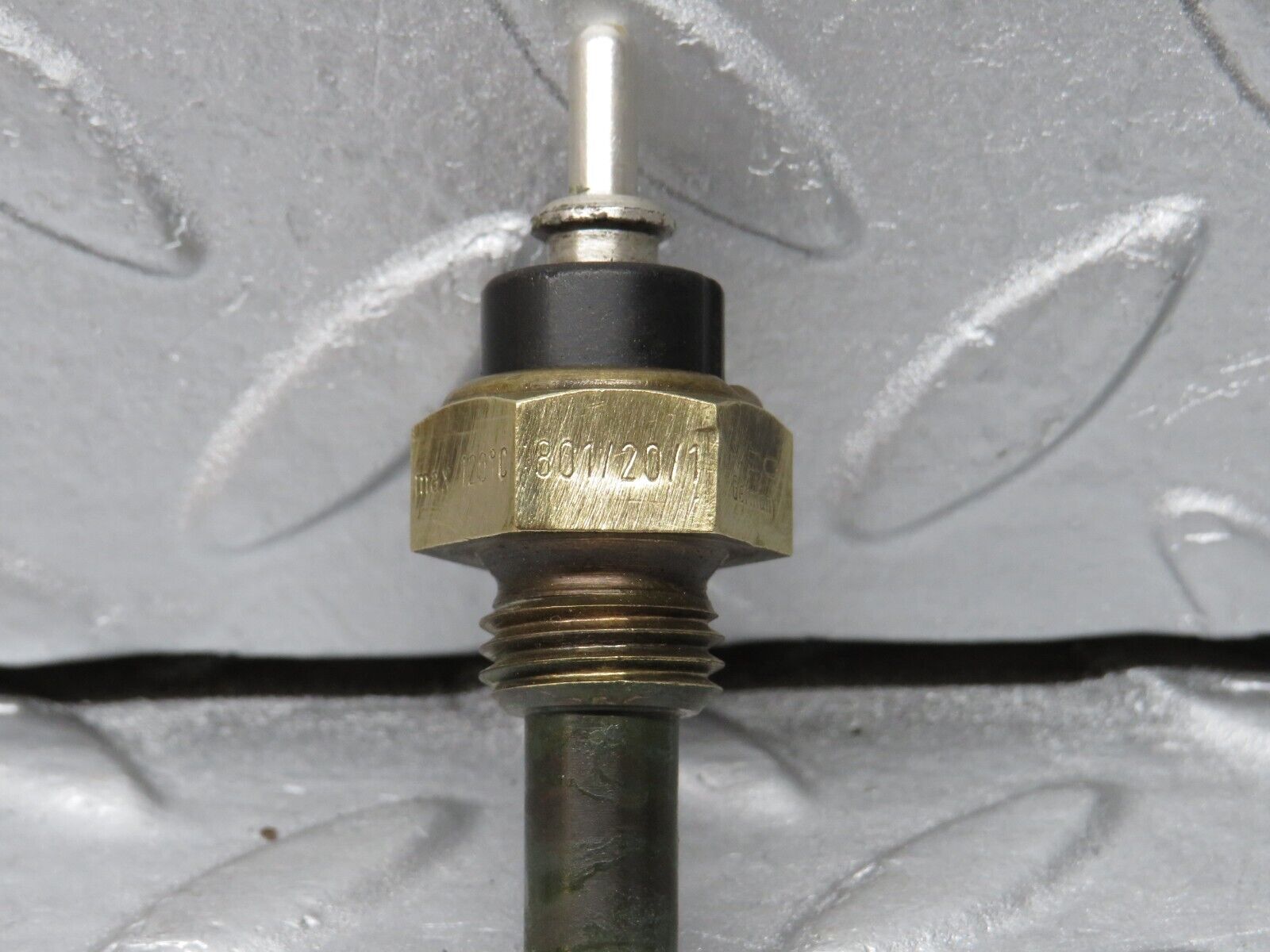 38129 Mercedes-Benz A124 320E Cabriolet Coolant Temperature Sensor VDO 0055421017