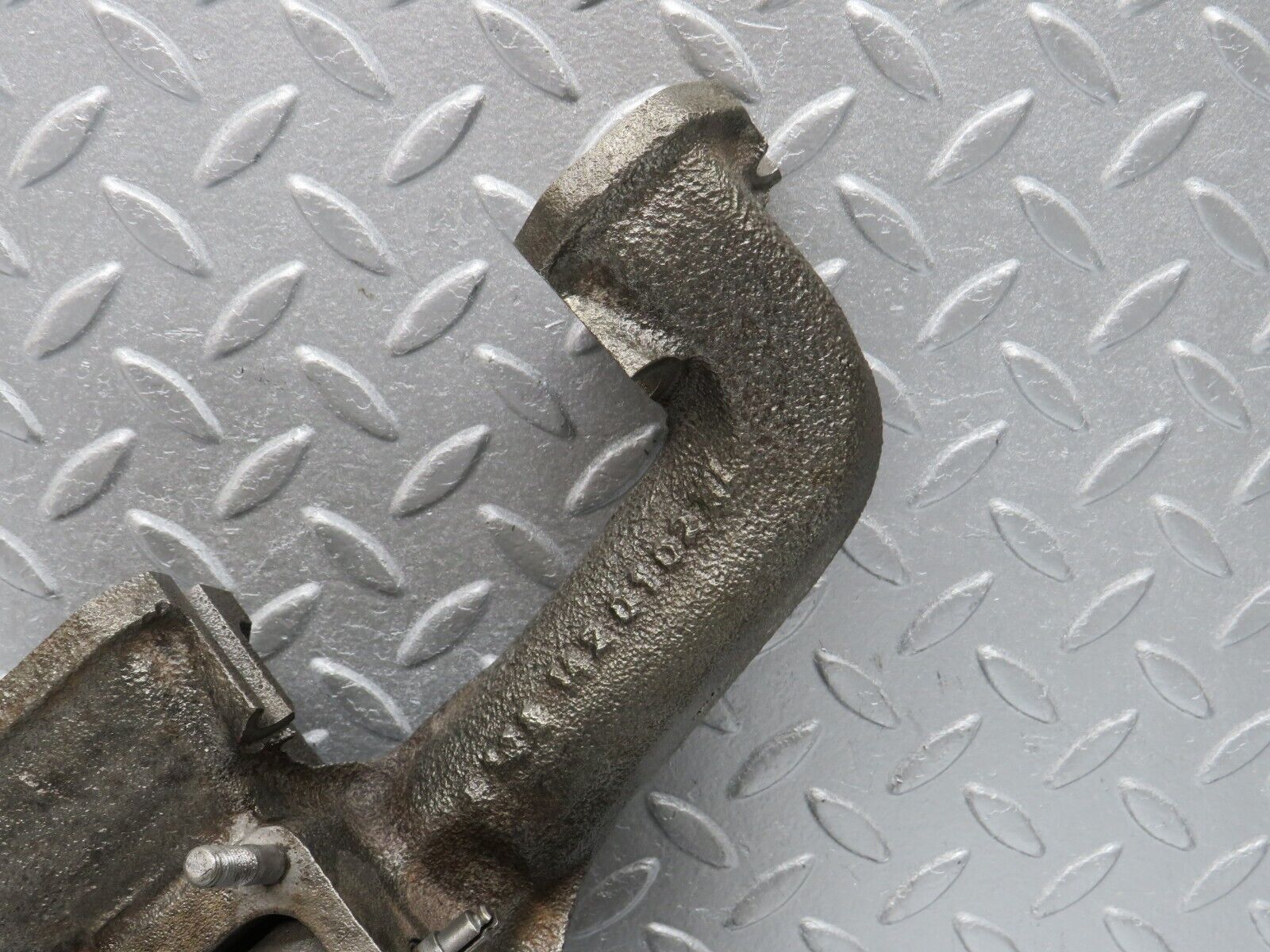 40425 Mercedes-Benz W110 230 Exhaust Manifold 1081420102 1801430207