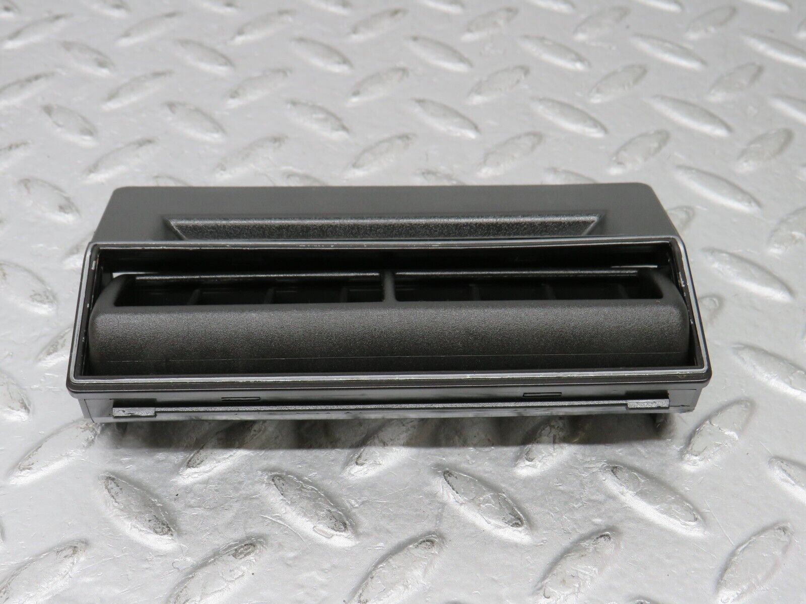 36187 Mercedes-Benz W126 420SE Centre Console Air Vent 1268300013