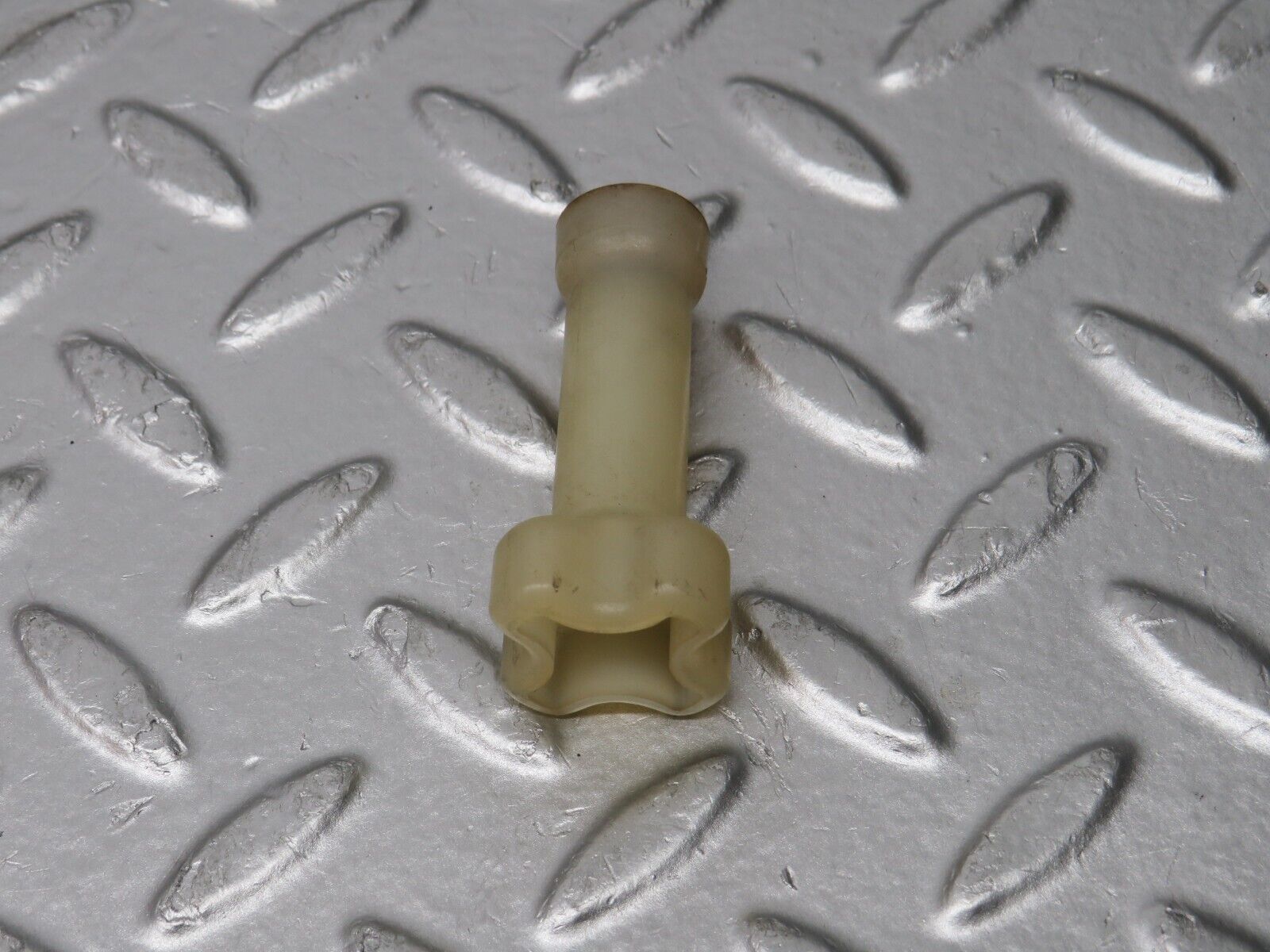 31613 Mercedes-Benz W201 190LE 1.8L Windscreen Washer Reservoir Holder