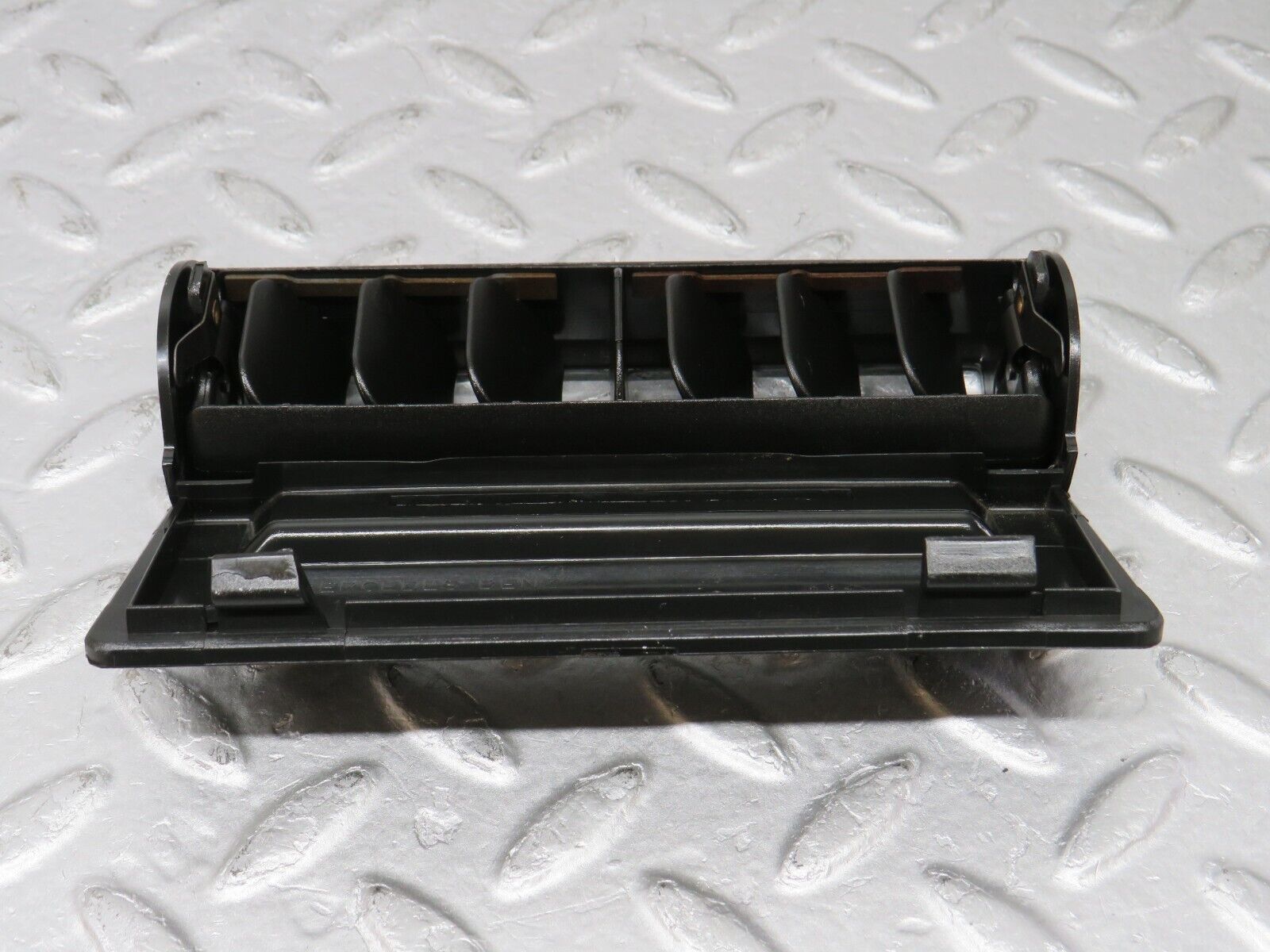 36187 Mercedes-Benz W126 420SE Centre Console Air Vent 1268300013