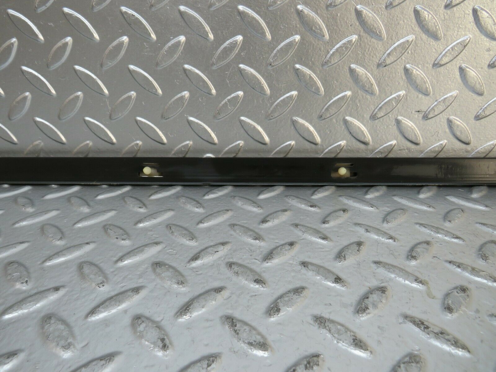 23643 Mercedes-Benz W114 280E Front Left Door Centre Moulding Trim