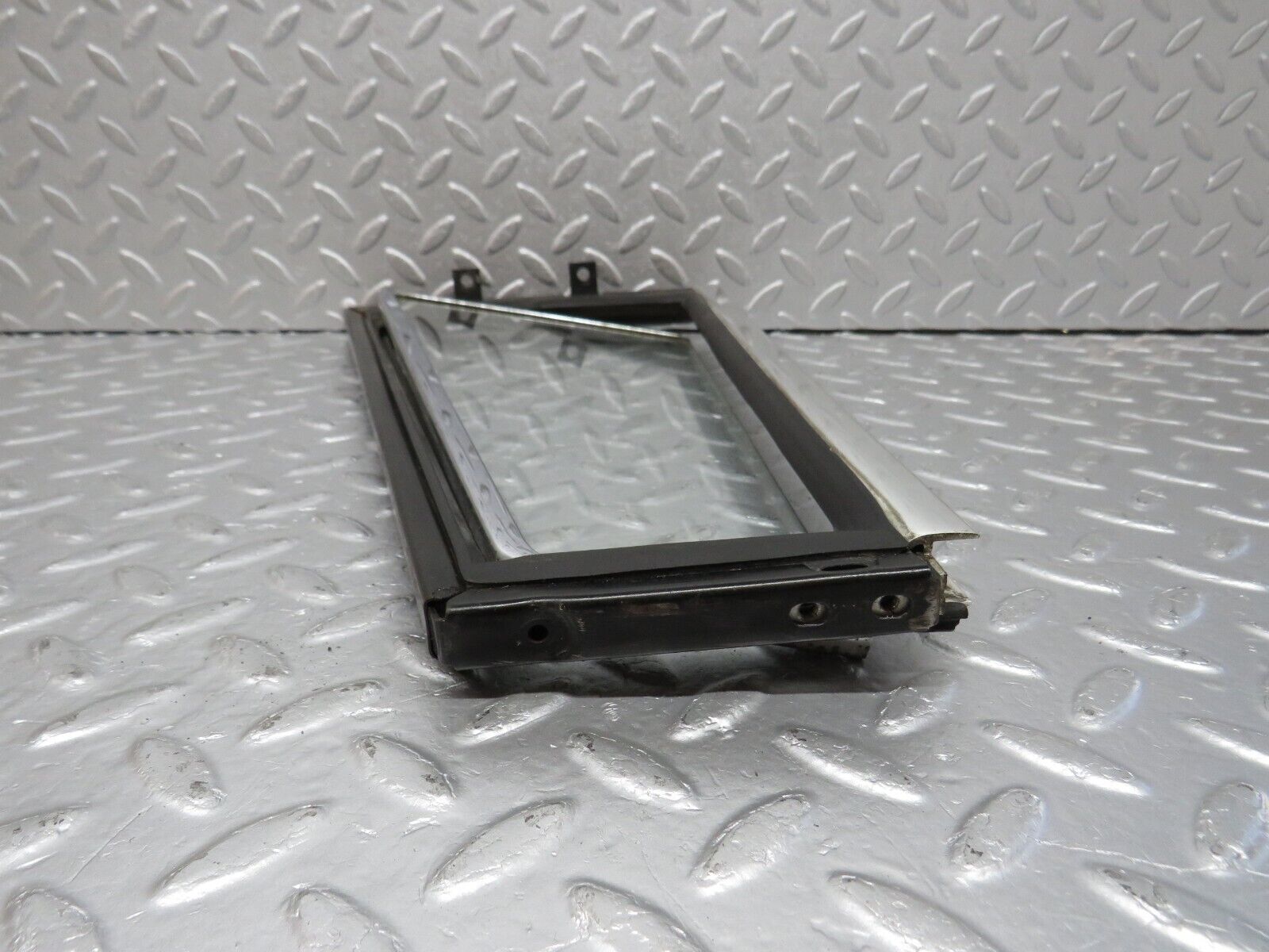 40501 Mercedes-Benz W110 230 Front Left Quarter Window