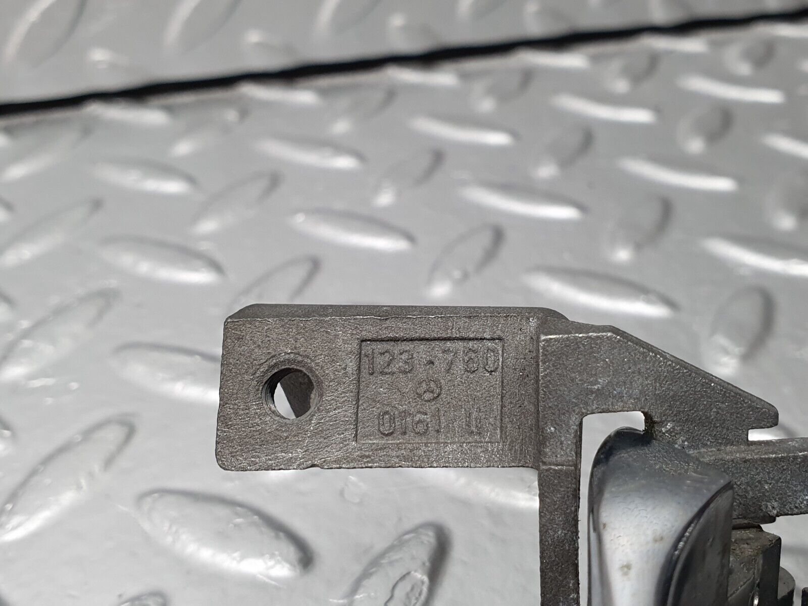 40765 Mercedes-Benz W123 300D Left Interior Door Handle 1237600161