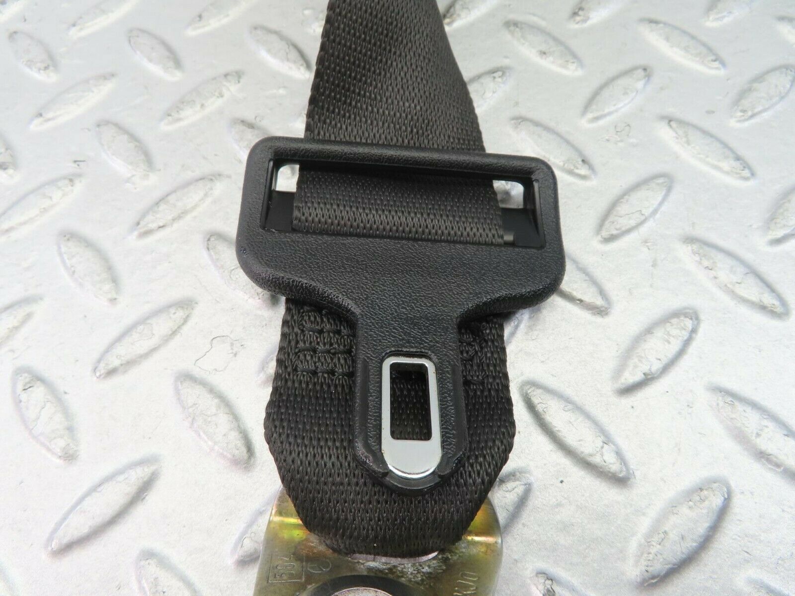 10386 Mercedes-Benz W201 190E Rear Seat Belt 1268601886