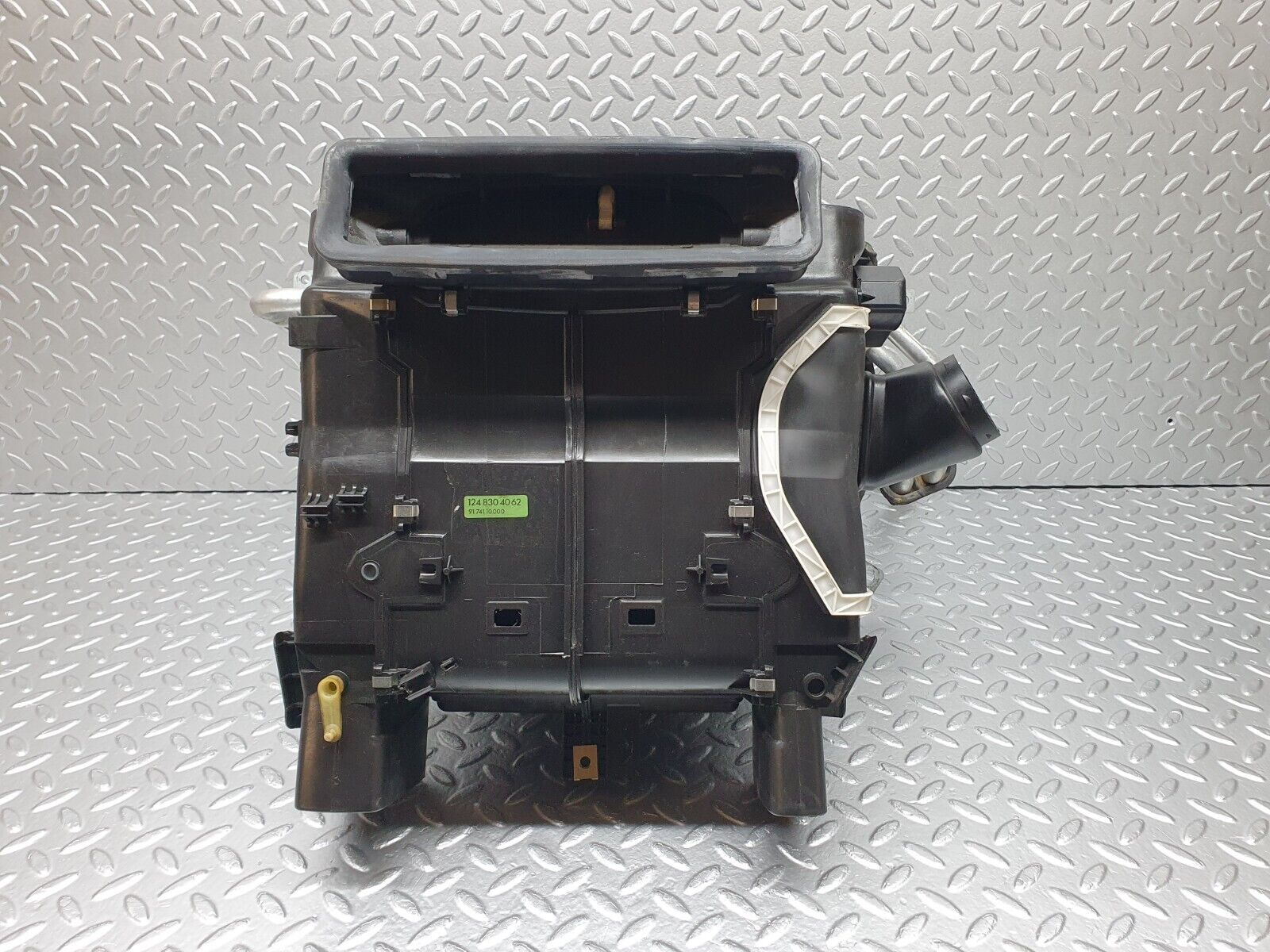 41376 Mercedes-Benz W124 200E Heater Blower Box Housing Behr 1248304062