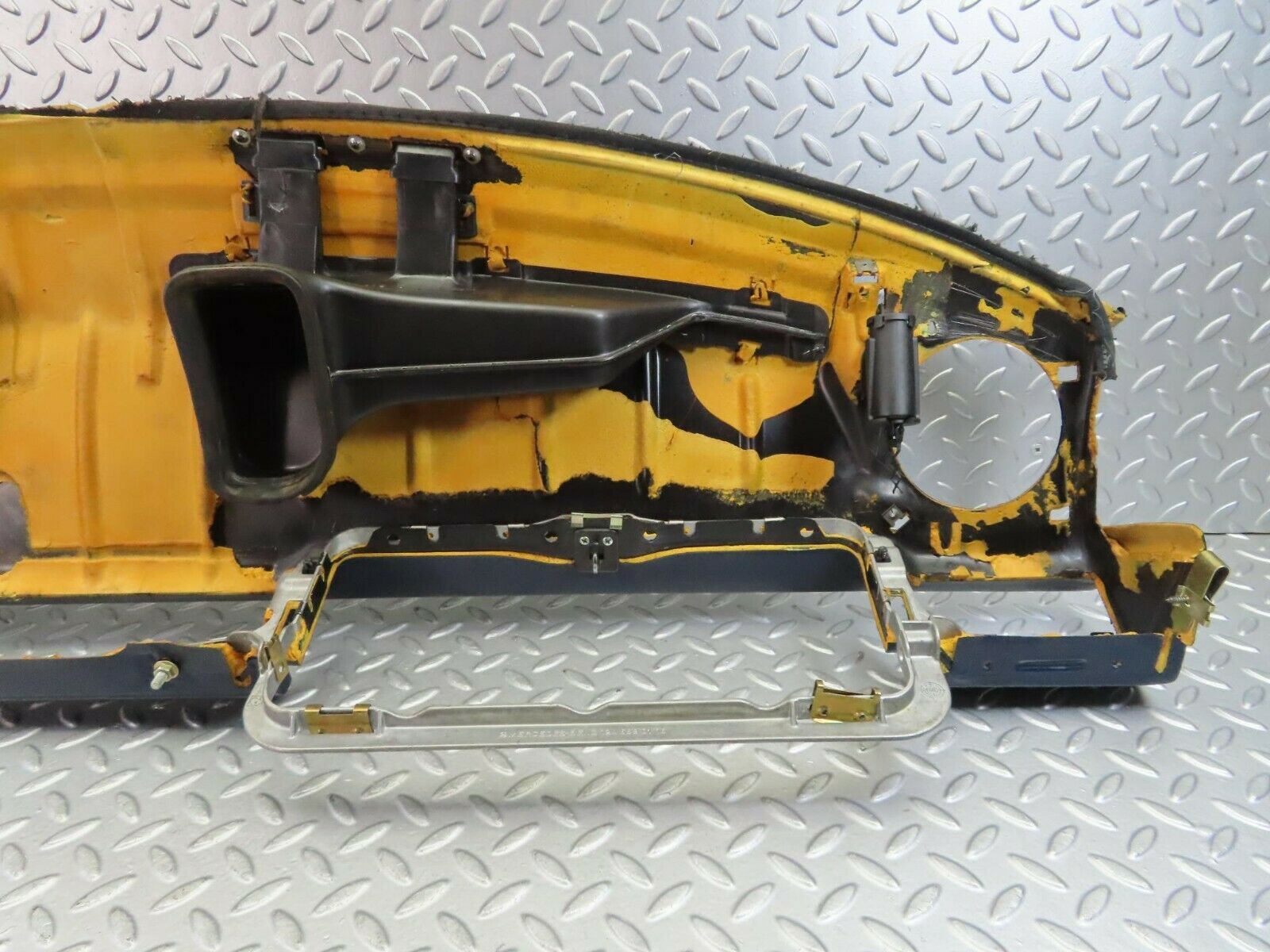 9397 Mercedes-Benz C124 300CE Coupe Dashboard Frame Blue