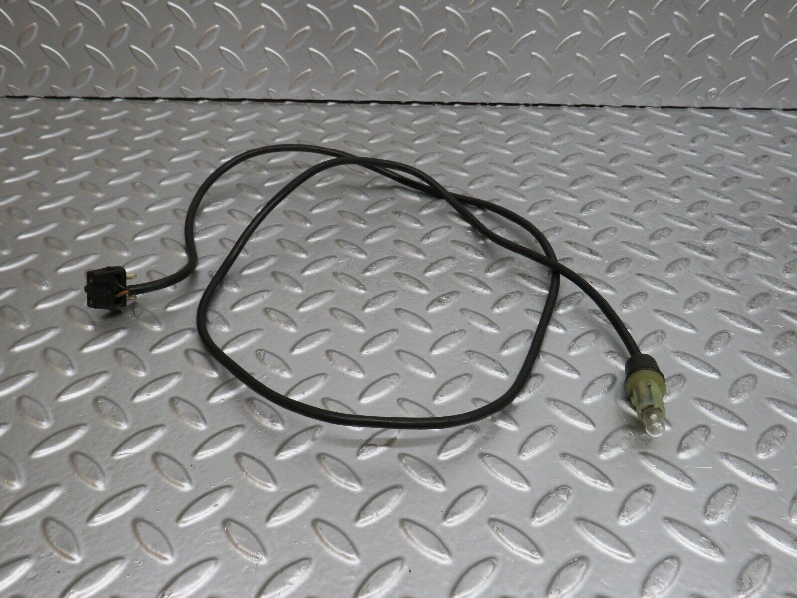 29595 Mercedes-Benz W124 230E Front Wing Indicator Cable Wire 1249971881