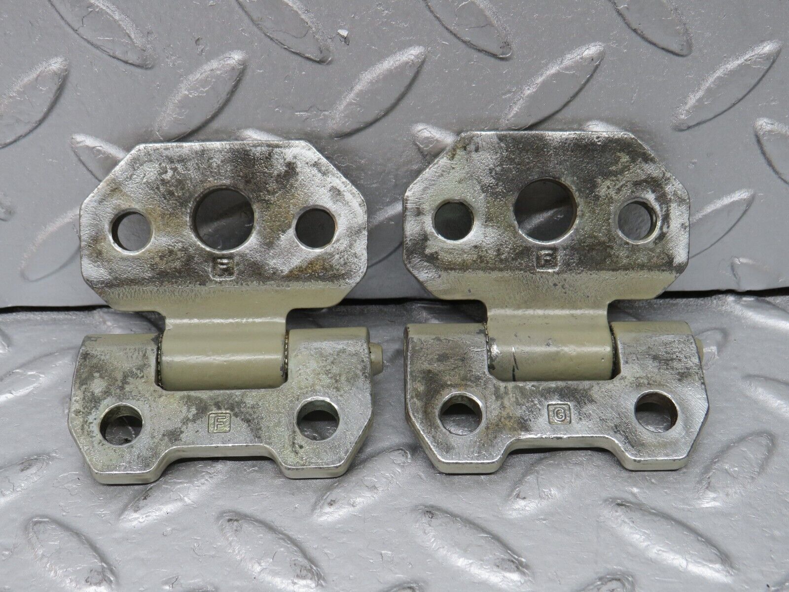 36615 Mercedes-Benz W201 190E 2.0L Door Hinge Right Side