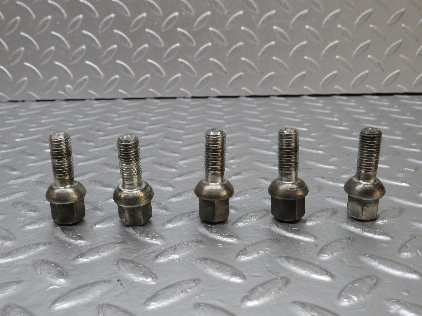 32232 Mercedes-Benz 5x Alloy Wheel Lug Bolt M12x1.5