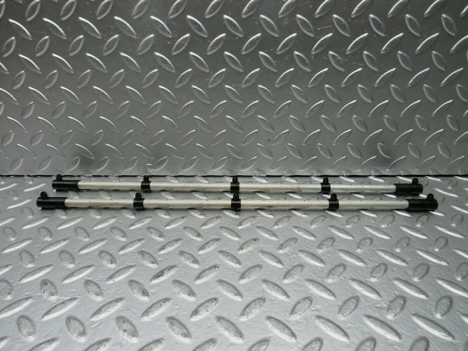 22985 Mercedes-Benz C107 450SL Coupe Camshaft Oil Tube