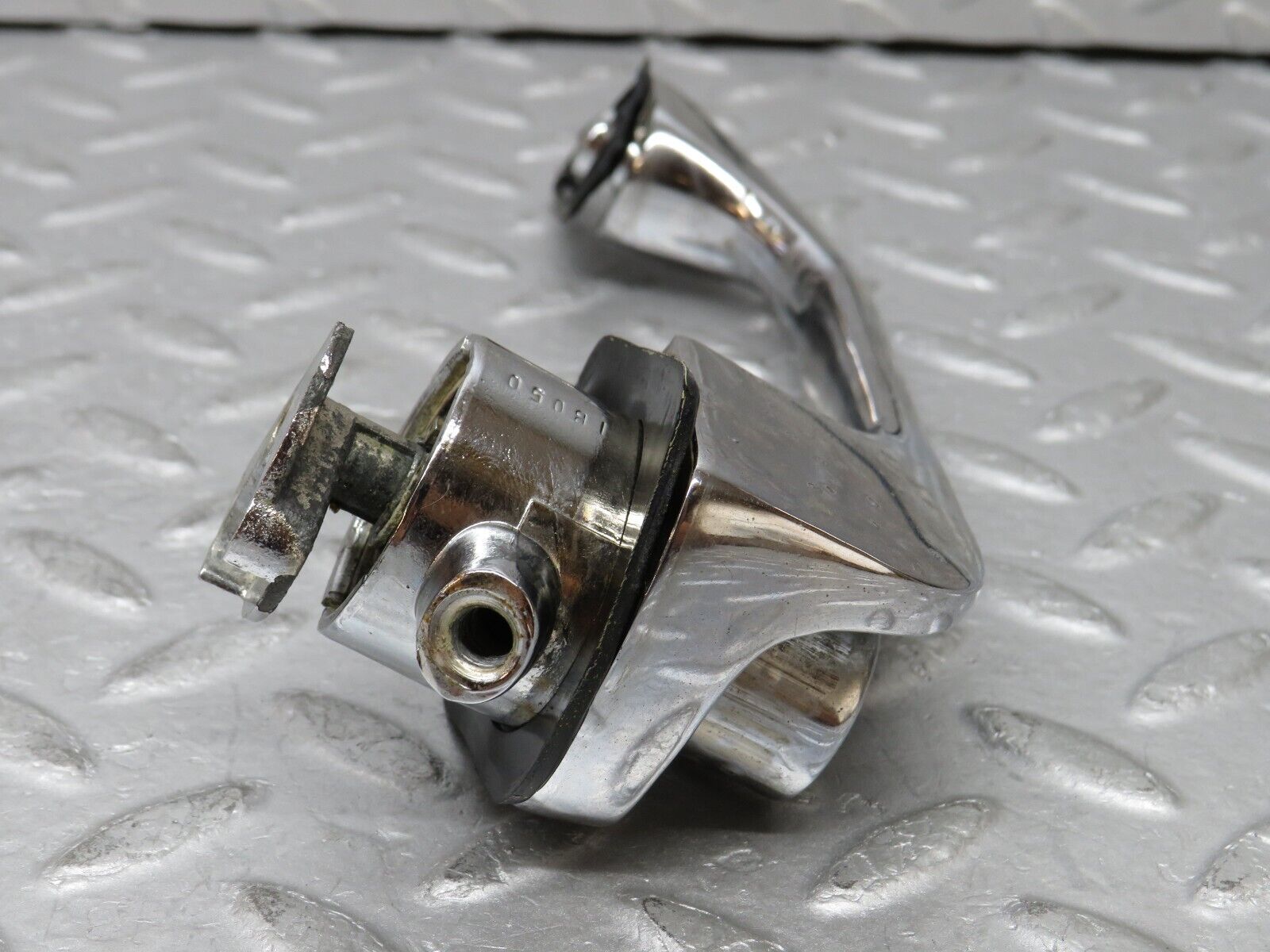 35817 Mercedes-Benz W108 Front Right Chrome Door Handle No Key 1087660801