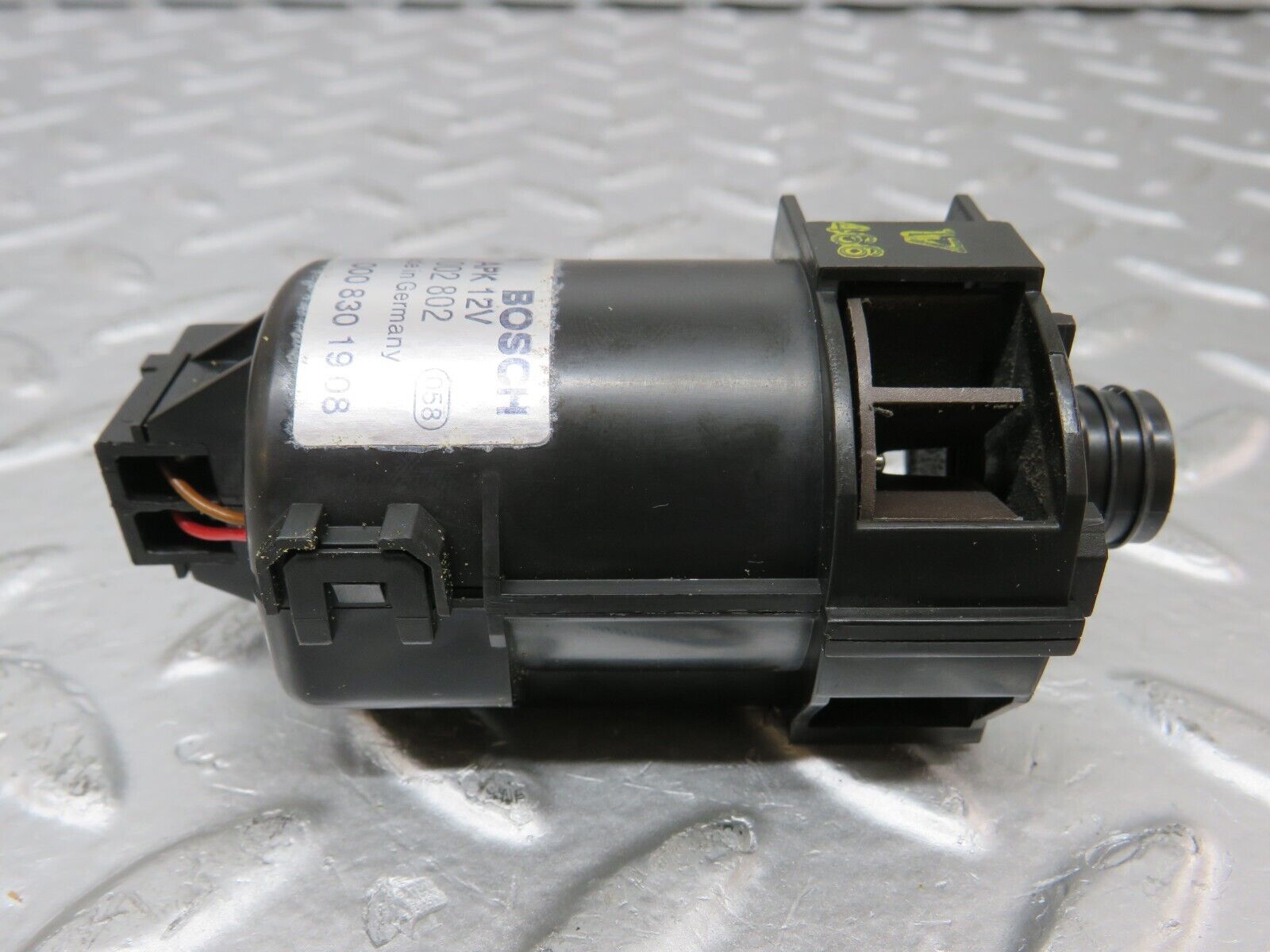 25653 Mercedes-Benz W124 280E Temperature Sensor 0008301908 0130002802