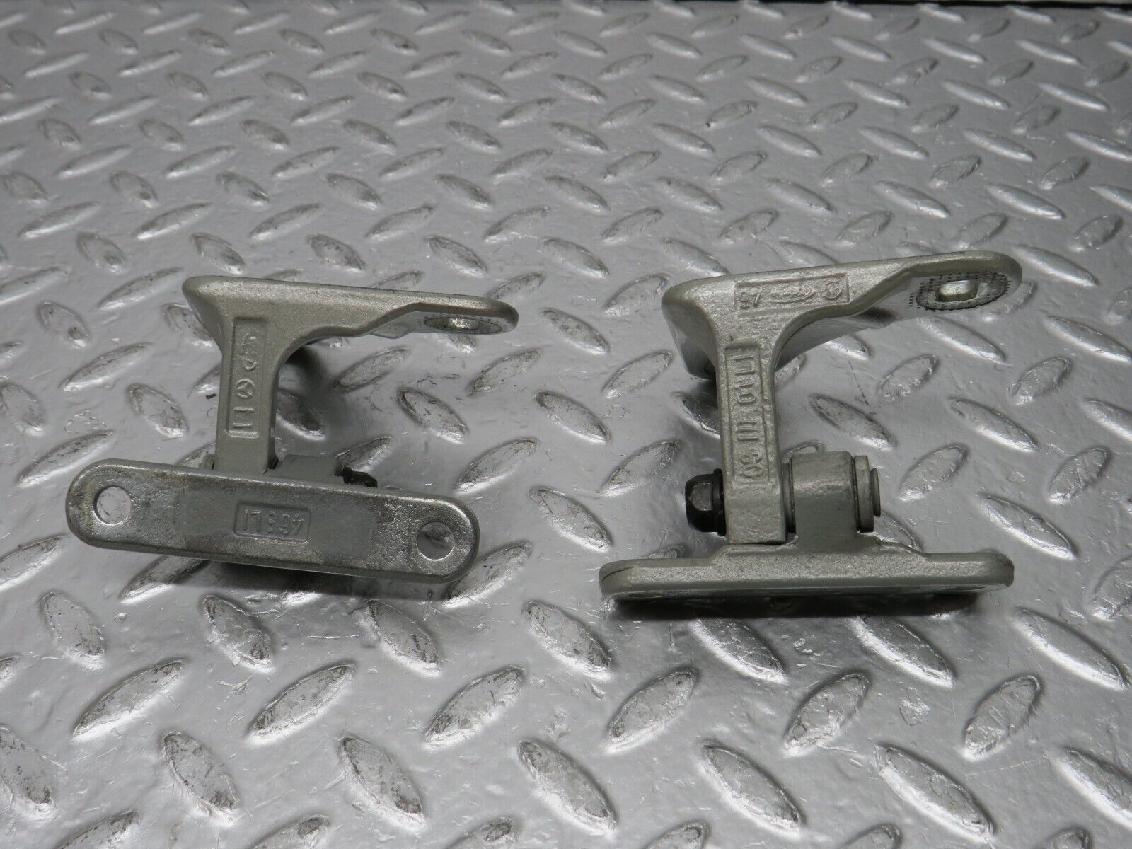 32278 Mercedes-Benz W220 S430 Front Left Door Hinge