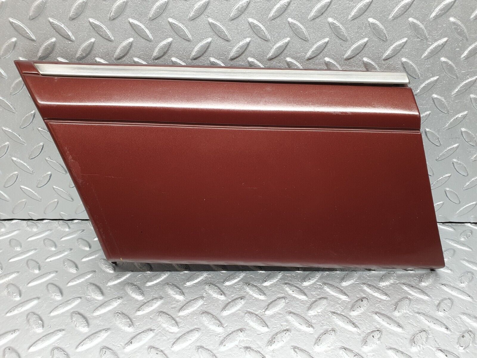 40938 Mercedes-Benz W126 300SE Front Left Fender Wing Moulding Trim 1266903540