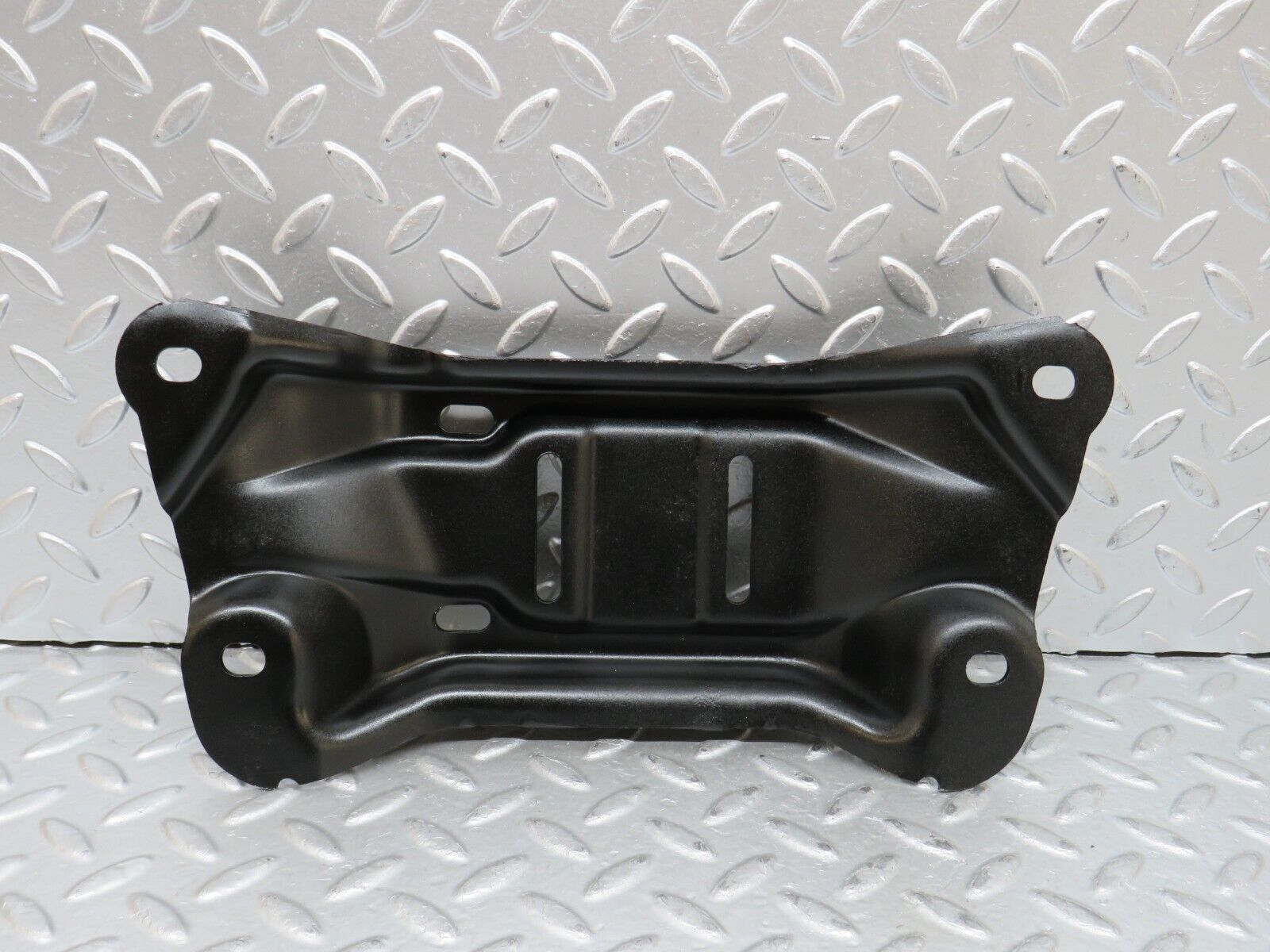 27905 Mercedes-Benz W123 280E Gearbox Mount Bracket