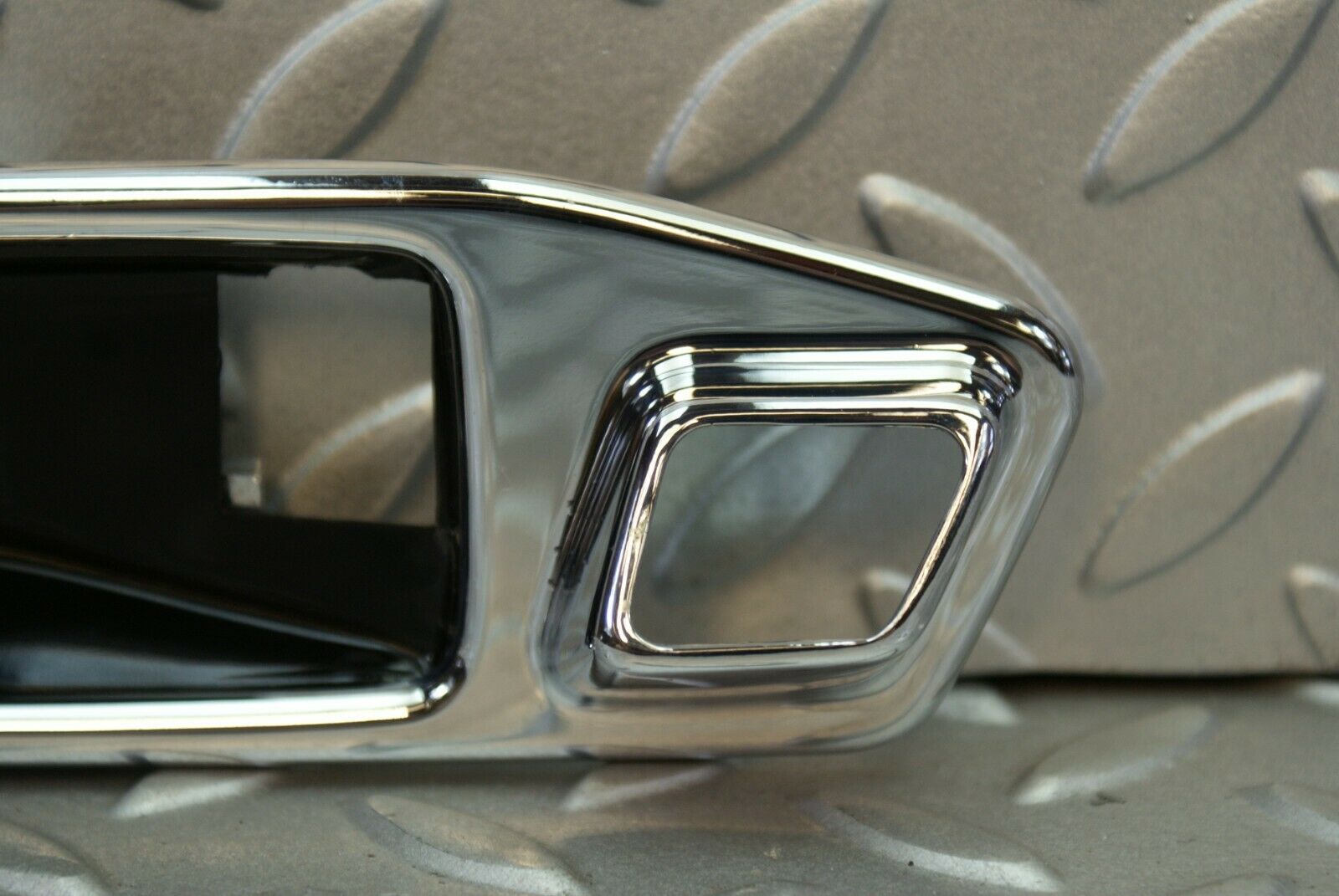 2753 Mercedes-Benz C123 280CE Coupe Chrome Frame For Door Opener Left 1167660111