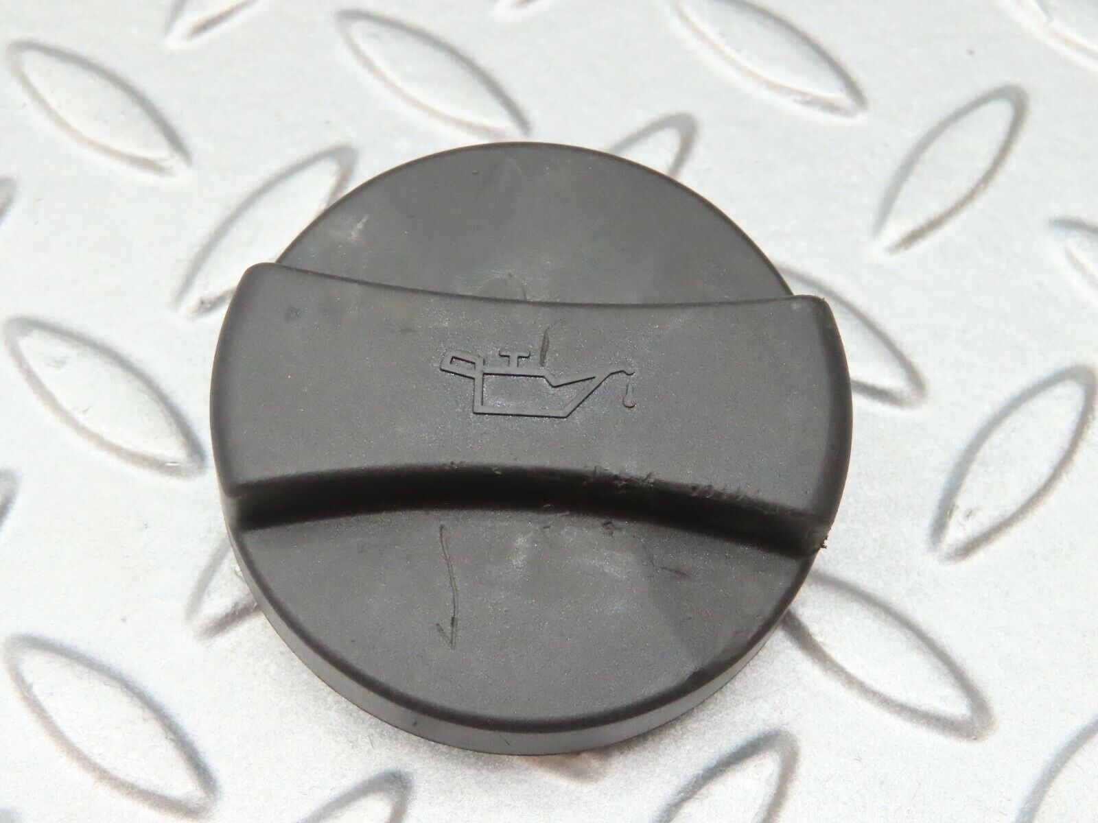 3962 Mercedes-Benz S123 200T Wagon Oil Filler Cap 0140380000