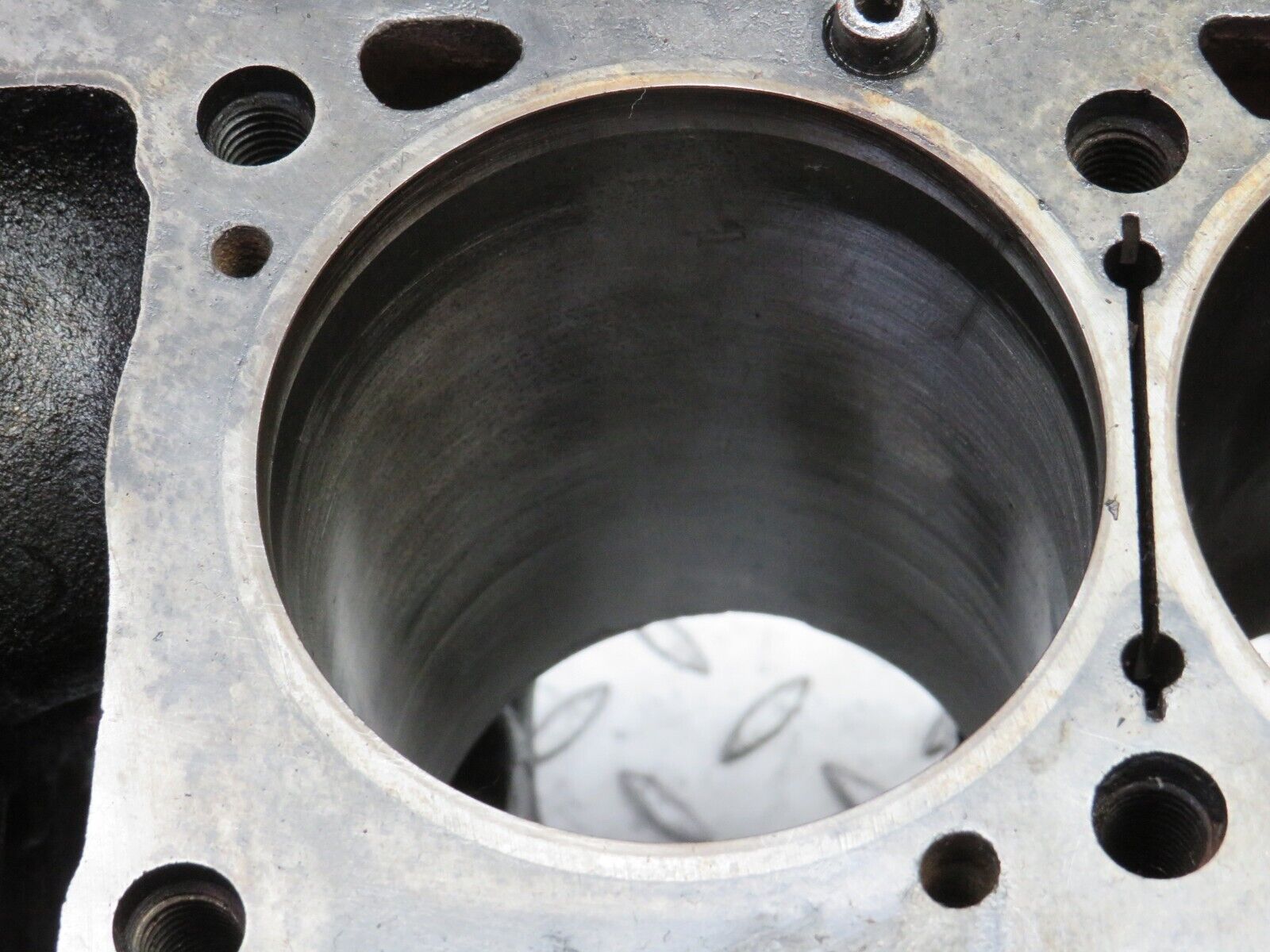 28170 Mercedes-Benz W123 280E Engine Block 1100111101 M110.984