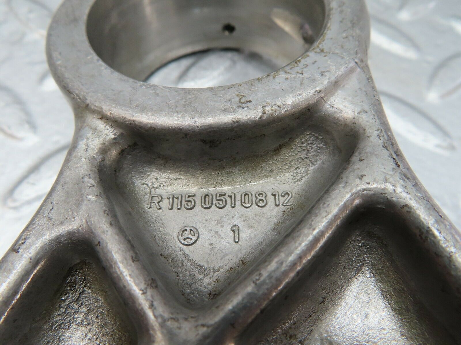 18037 Mercedes-Benz W123 200 Camshaft Tower Bearing 1150510812