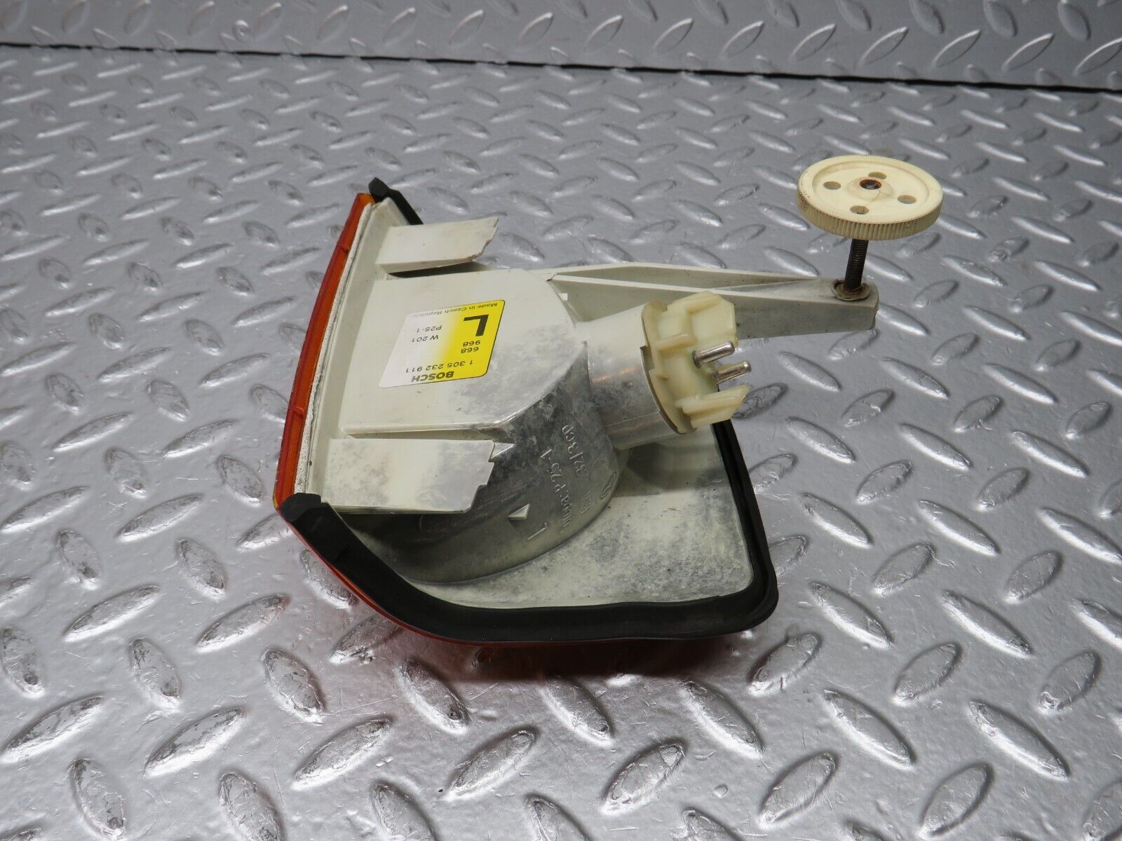 31707 Mercedes-Benz W201 190LE 1.8L Indicator Light Front Left Bosch 1305232911